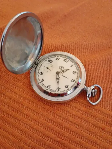 Relógio soviético MOLNJIA, mod. Hunter pocket watch.