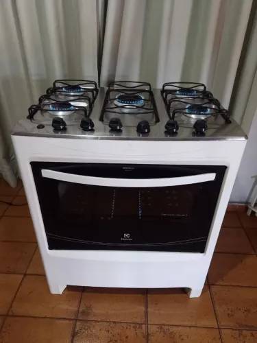 Fogão Electrolux 5 bocas acendimento elétrico