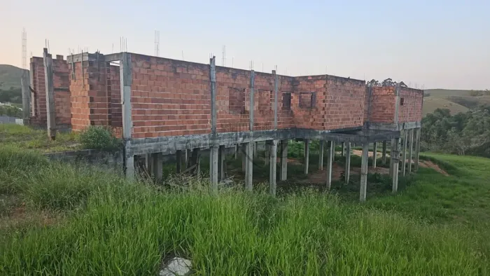 Oportunidade - Terreno em Condomínio - Condomínio Vale dos Lagos - Jacareí - 2.200m².