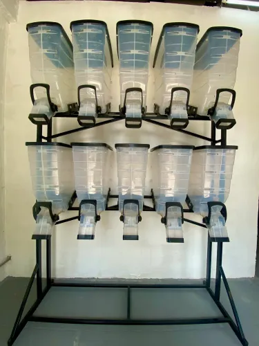 EXPOSITOR ARMAZENADOR/ DISPENSER DE RAÇÃO (10 MÓDULOS) 40 L