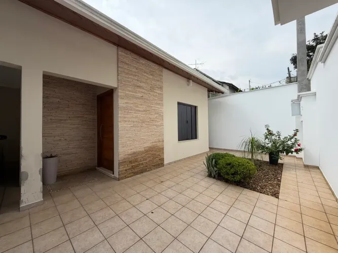 VENDA! CASA TÉRREA REGIAO CENTRAL DE SÃO ROQUE-SP.
