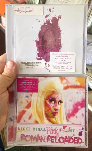 Cds Nicki Minaj - The Pink Print e Pink Friday Roman Reloaded - lacrados e com adesivos