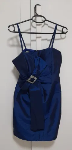 Vestido azul curto