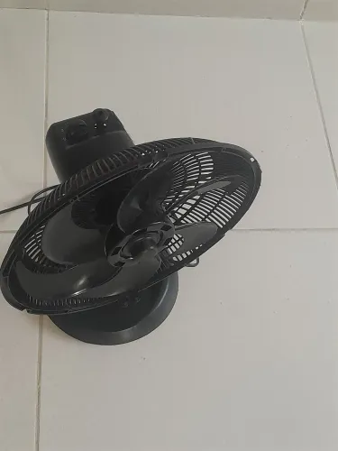 Ventilador de marca Ventisol pegando perfeitamente preço negociável pra vender ligeiro