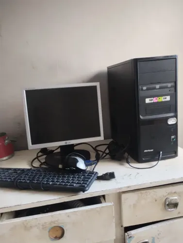Computador semi novo