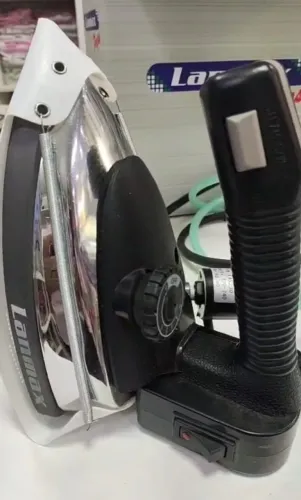 Ferro de passar industrial a vapor lanmax 220V- Novo 
