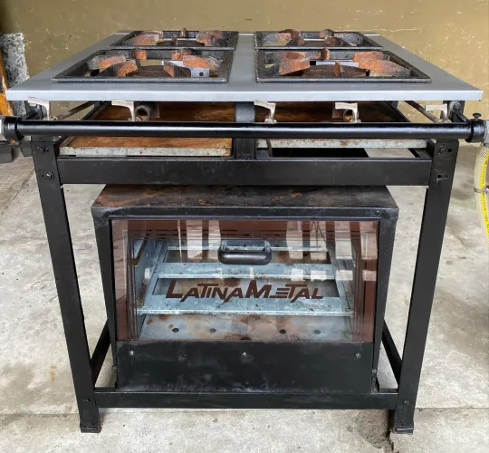 Fogão 4 bocas com forno (industrial)