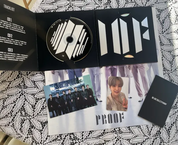 Album BTS Proof Compact