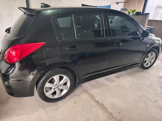 Nissan Tiida SL 1.8/1.8 Flex 16V Aut. 2012