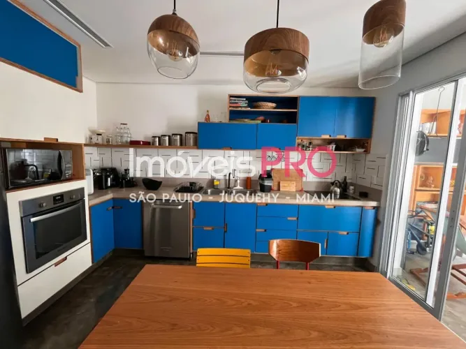 Casa de Vila reformada, aconchegante, com lavabo e quintalzinho, próximo ao Parque da inde