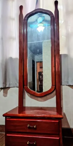 Entrego penteadeira em madeira maciça 