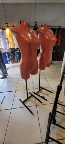 Manequim busto com pedestal 
