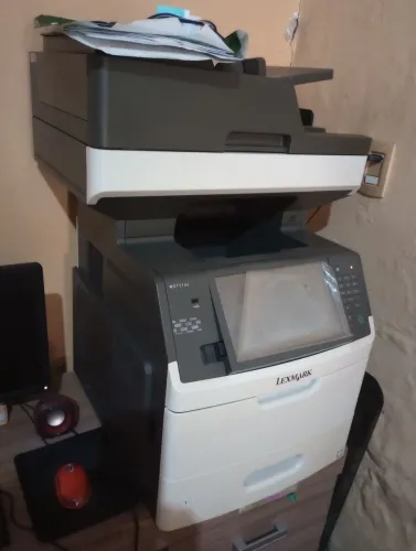 Impressora Multifuncional Lexmark MX711 usada