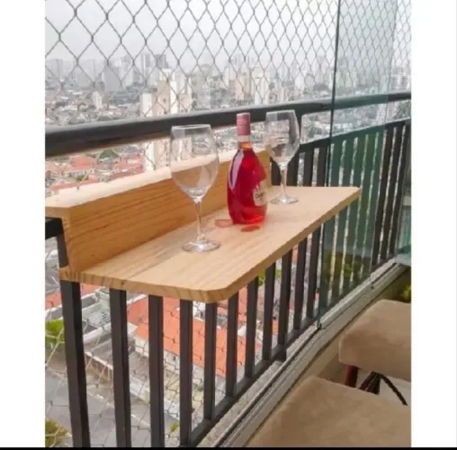 Mesinha de sacada