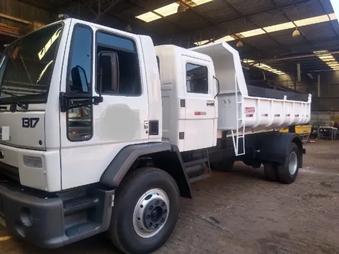 Ford Cargo 1317 Basculante com Cabine Suplementar