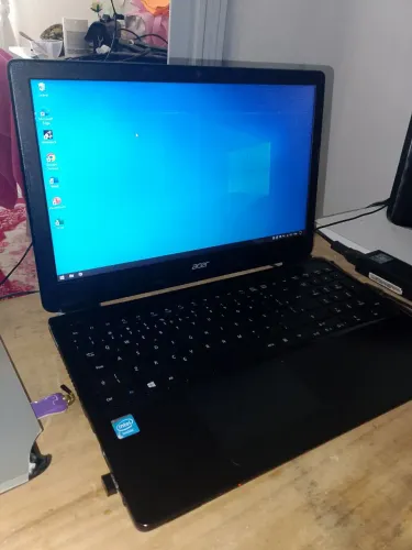 VENDO Notebook Acer Aspire E1 