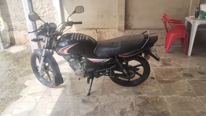 Ybr 125 Moto Boa pra trabalhar Emplacada