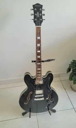 Guitarra Semi-Acústica Strinberg (Estilo Gibson ES-335) - Preta (Black)