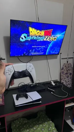 PS5 SLIM 1 TB 2 CONTROLES ORIGINAIS.