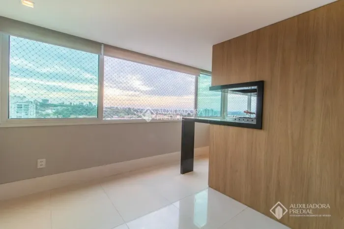 Imóvel para venda tem 83 metros quadrados com 2 quartos em Passo da Areia - Porto Alegre -