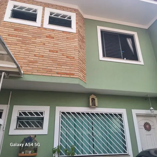 lindo sobrado ,rua tranquila, 2 suítes. Entrar e morar.