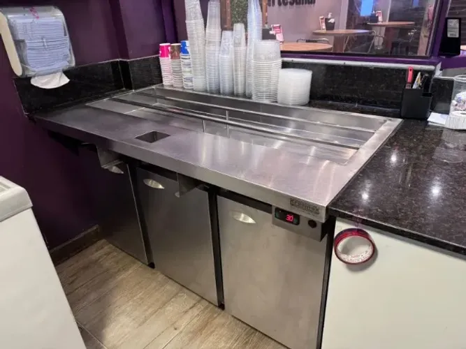 Condimentadora com 510l em INOX | 24 Cubas | Balcão refrigerado | prateleira inox