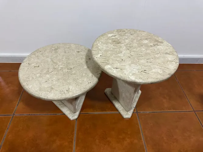 Mesa lateral de mármore travertino
