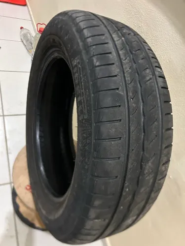 Vendo um pneu 185/60R15