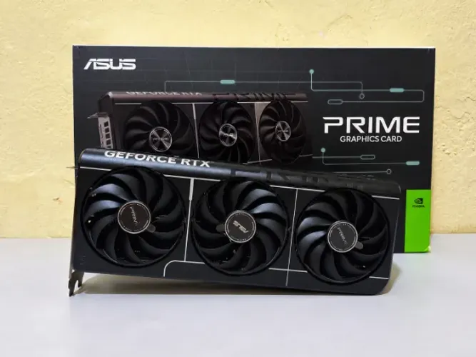 Placa de Vídeo ASUS Prime RTX 5070 12GB