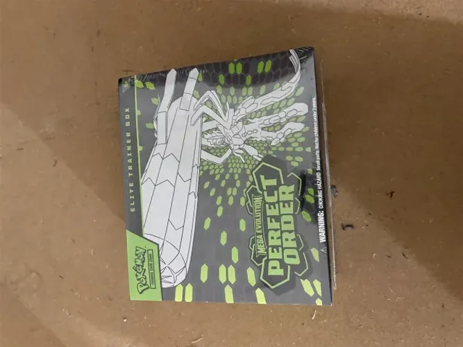Pokémon TCG Elite Trainer Box Mega Evolution Perfect Order - ETB Lacrada