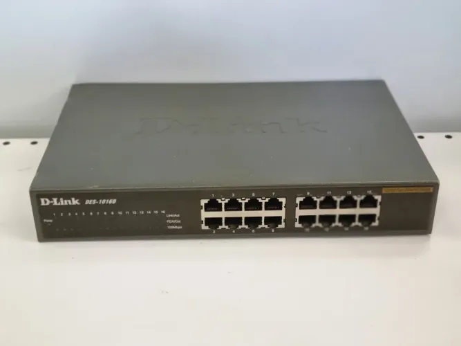 Switch D-Link DES-1016D 16 Portas 10/100Mbps
