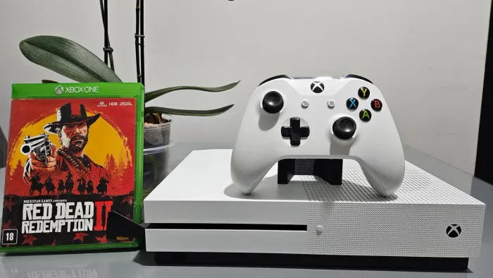 Xbox One S 500gb Impecável + Red Dead 2 / Troco / Aceito Cartão/Entrego 