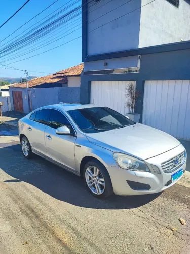 Volvo S60 T-5 2.0 240cv 4P 2012