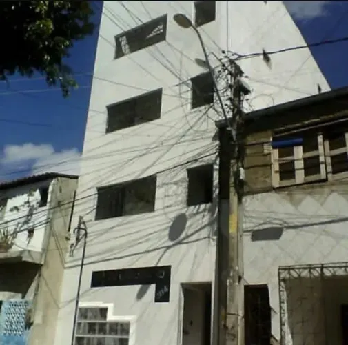 Imóvel para venda possui 400 metros quadrados com 15 quartos em Farias Brito - Fortaleza -