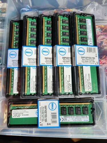 Memória RAM SERVIDOR DELL 16GB 2666Mhz DDR4 2Rx8 ECC UDIMM<br><br>Modelo SNPVDFYDC/16G