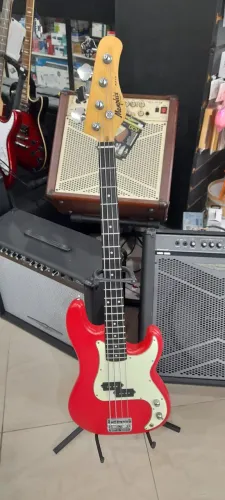 Baixo Memphis MB40