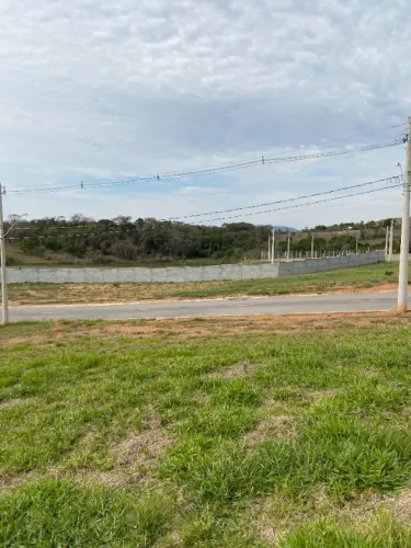 Terreno no Condomínio Borda do Lago 326m²