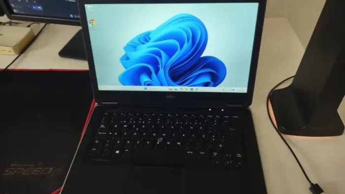 Notebook Dell Latitude E7440 I3-4030U CPU