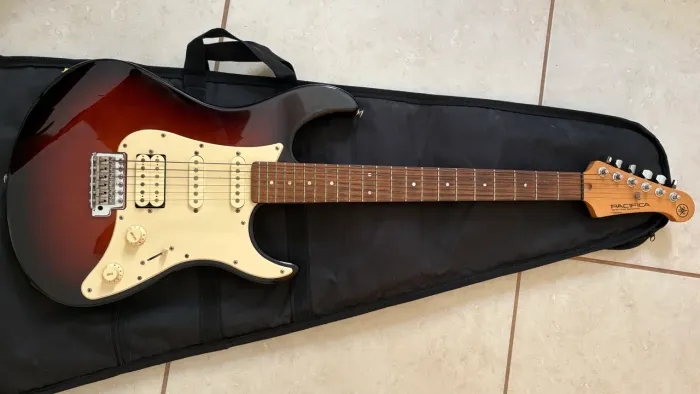 Guitarra Yamaha Pacifica