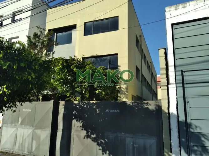 PRÉDIO 2 PAVIMENTOS, CONTANDO MEZANINO DE 110M², PAVIMENTO TÉRREO 200M², COM BANHEIRO MASC