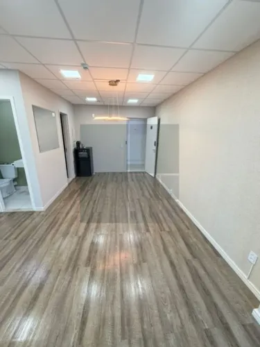 Sala Comercial Equipada no Condomínio Praça Pamplona