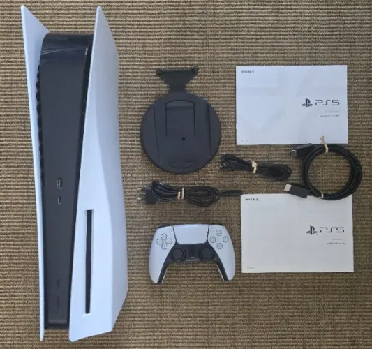 PlayStation 5 (PS5) Fat 825GB Mídia Física - Seminovo + Caixa (Único Dono)