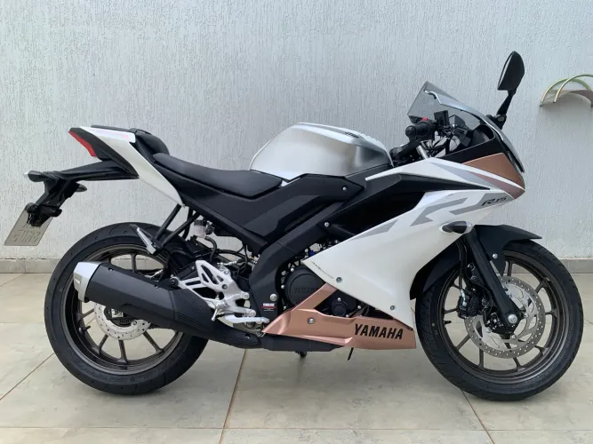 Yamaha R15 2026 0km com 500 km rodados 