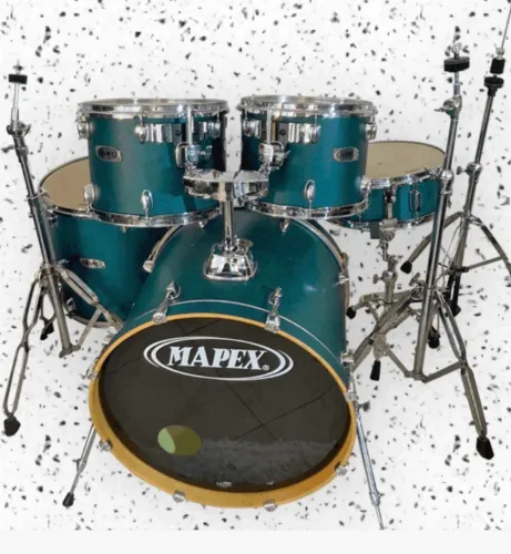 Precisa-se de Baterista de Rock