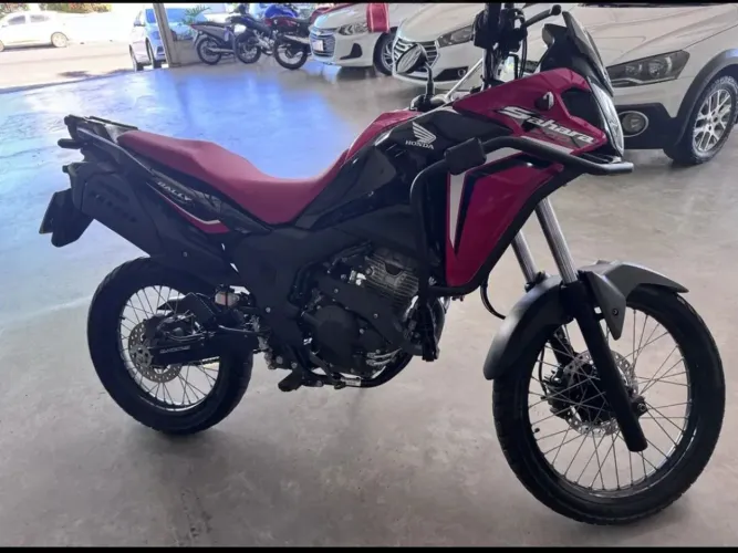 Honda XRE Sahara 300 Rally 2025