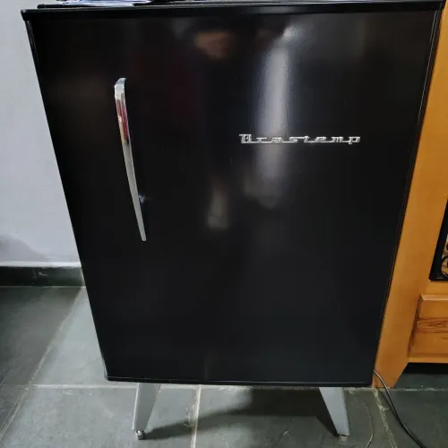 Frigobar Brastemp Retro preto