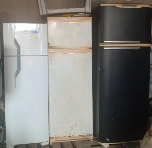 Vende se geladeiras