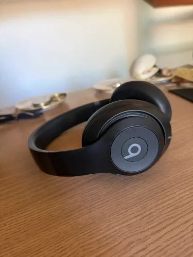 Fone de ouvido - Beats Studio pro - C/ cancelamento de ruído