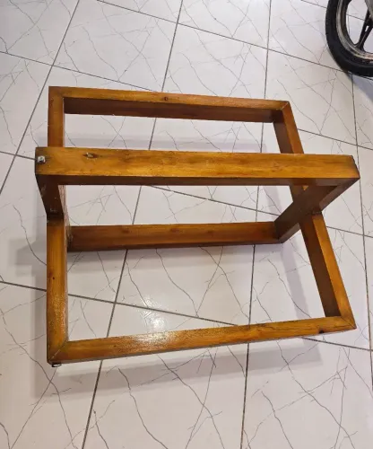 Mesa de Centro de Madeira Maciça - Estilo Rústico/Moderno