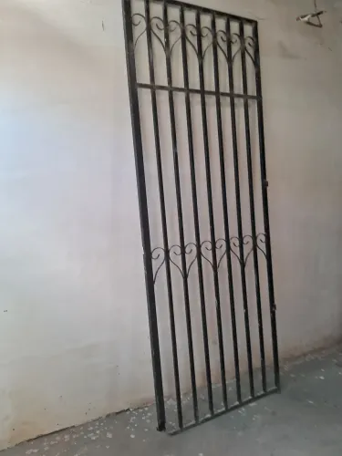 Portão de metalom 96x250